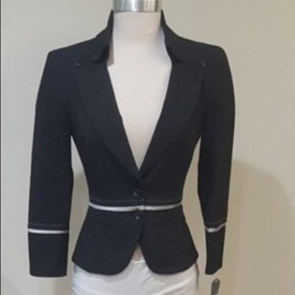 Cropped Blazer